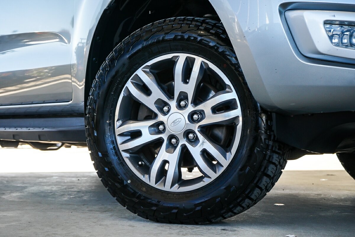 Ford Everest image 2