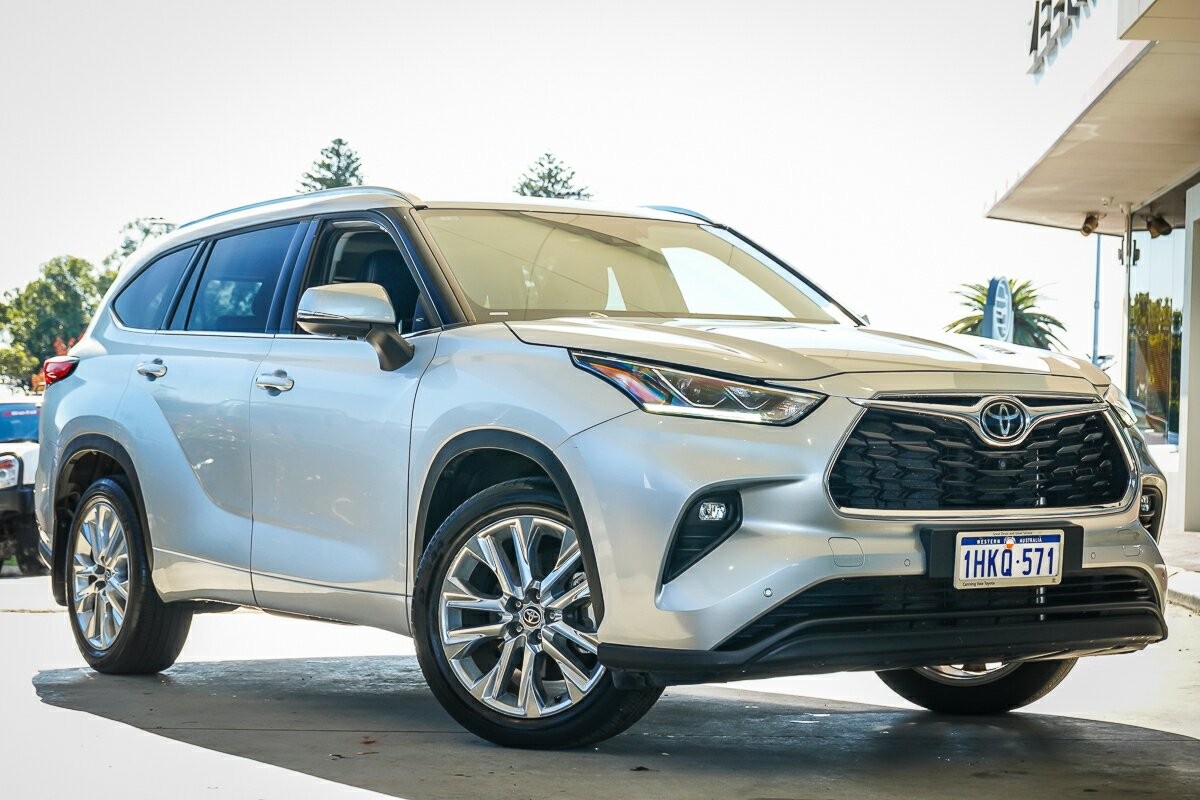 Toyota Kluger image 1