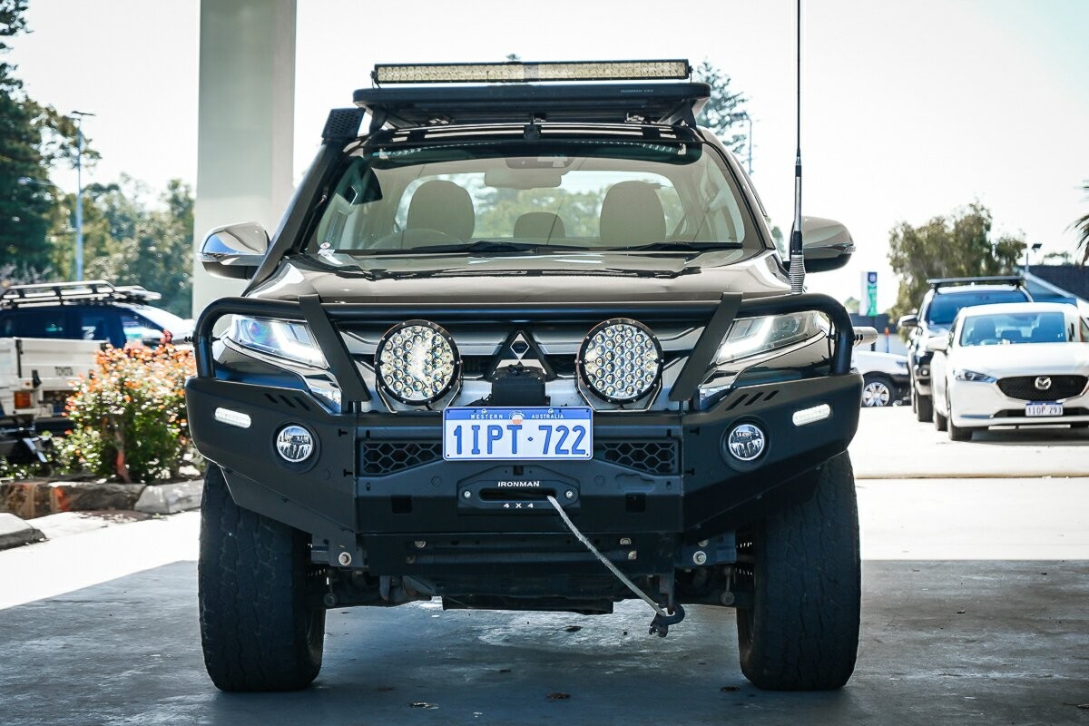 Mitsubishi Triton image 2