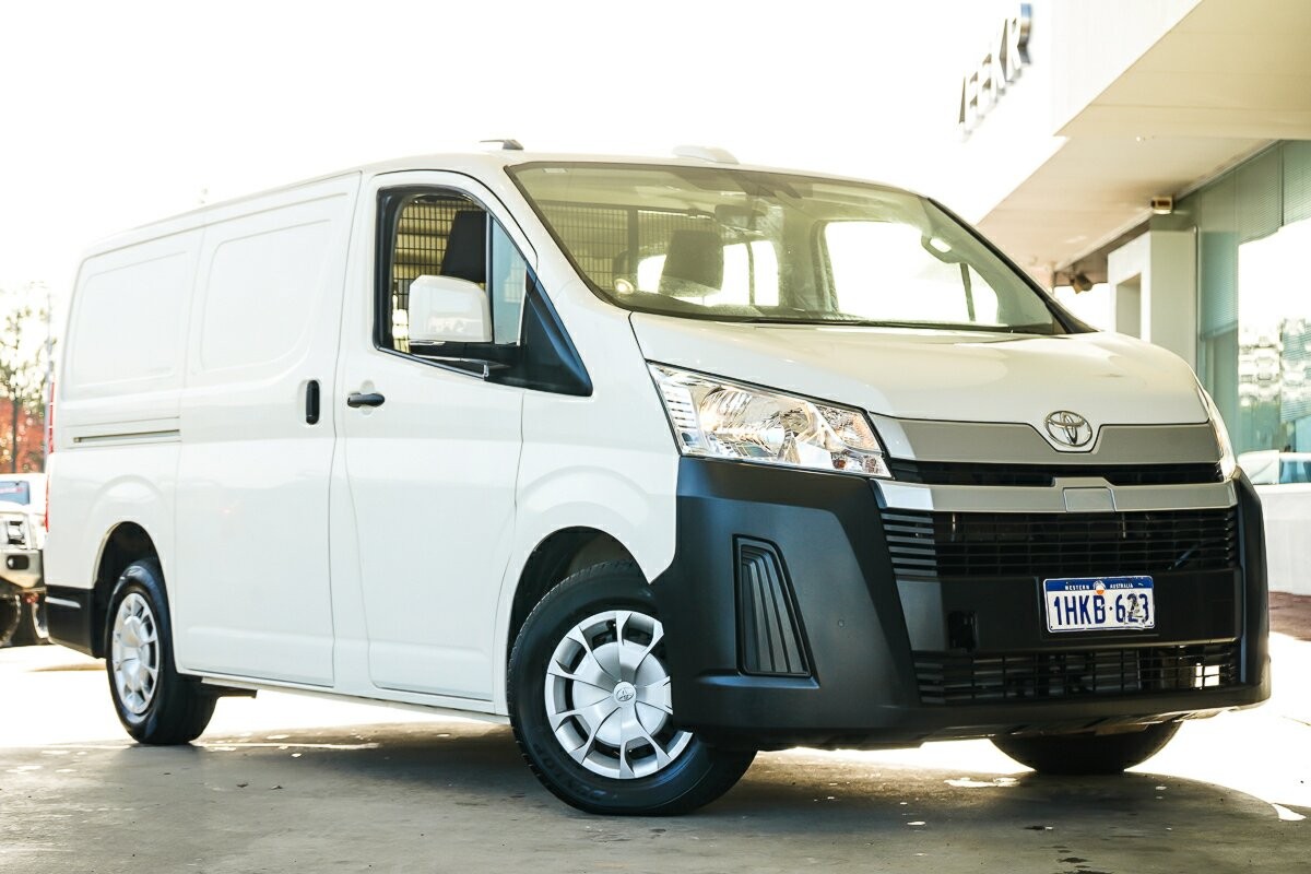 Toyota Hiace image 1