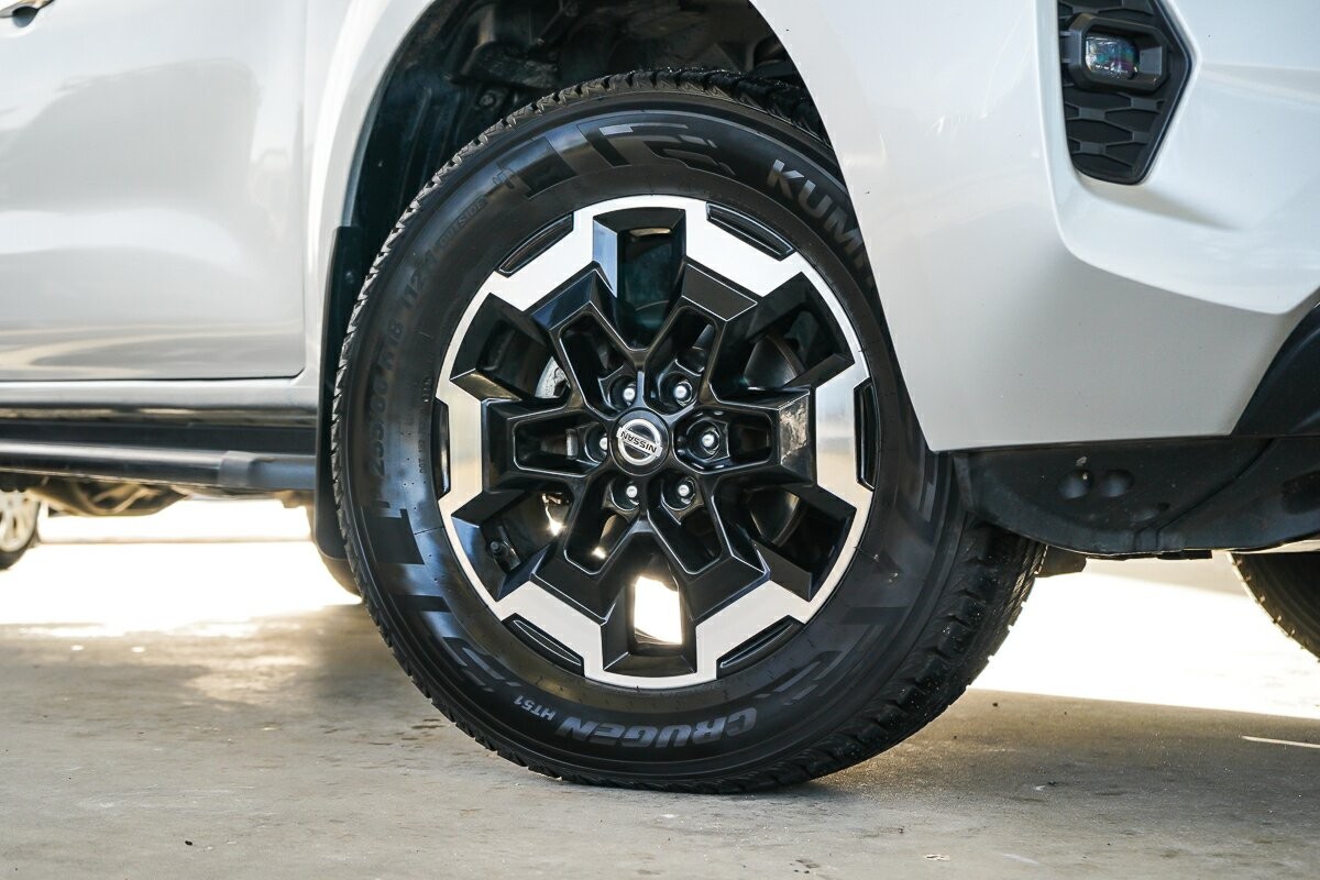 Nissan Navara image 2