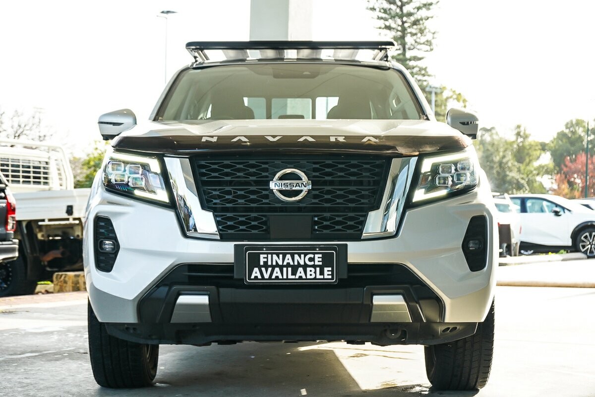 Nissan Navara image 3