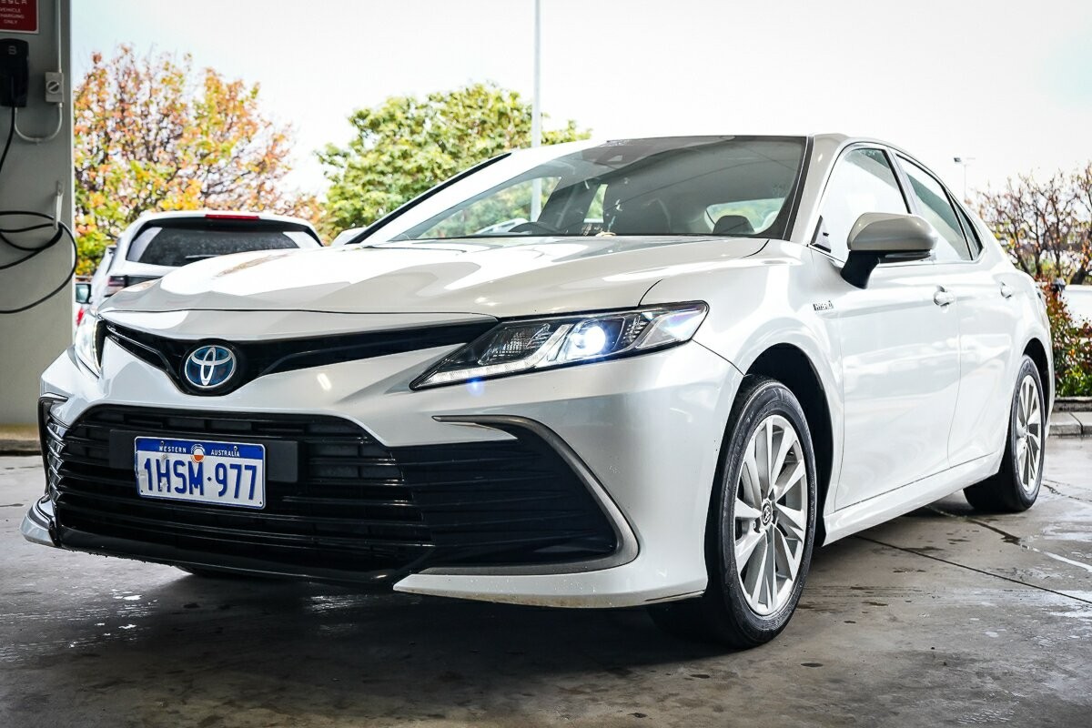 Toyota Camry image 4