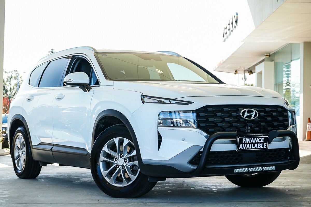 Hyundai Santa Fe image 1