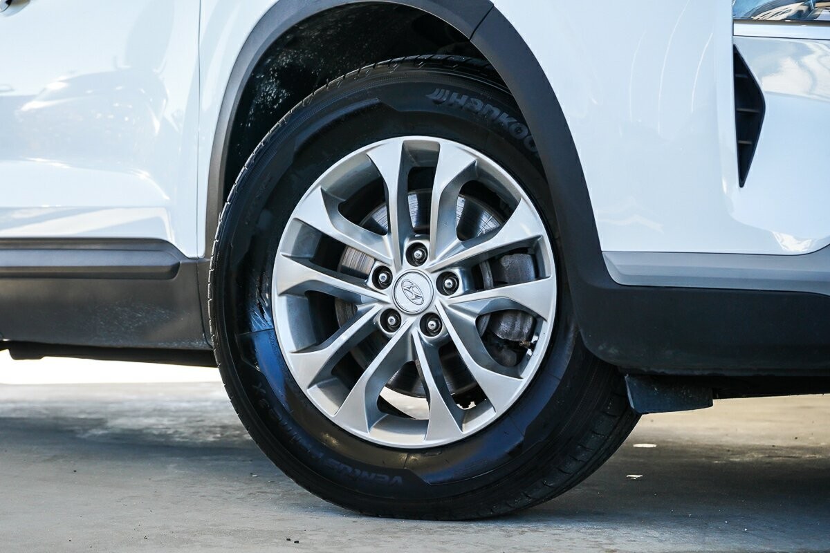 Hyundai Santa Fe image 2