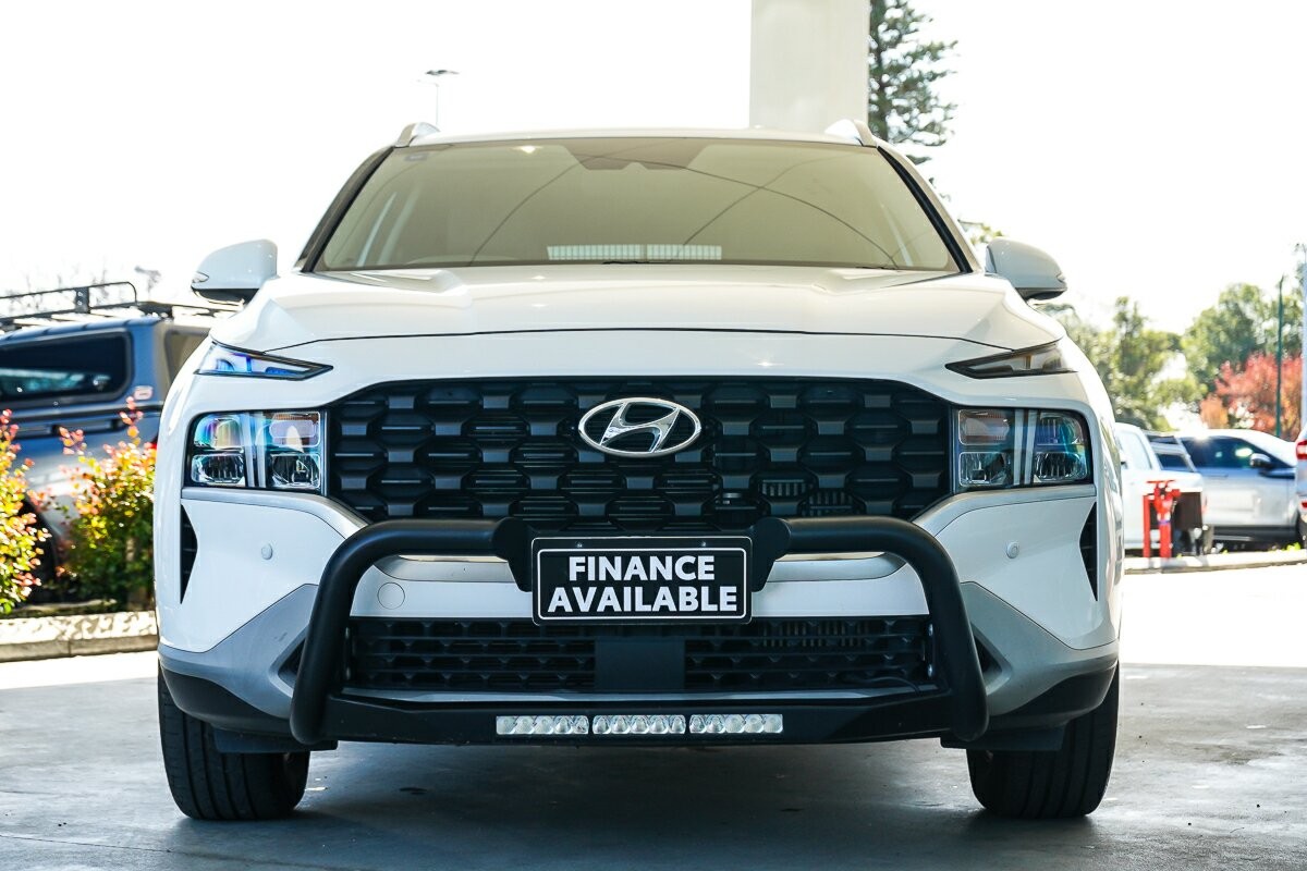 Hyundai Santa Fe image 3