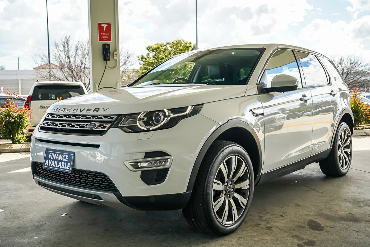 Land Rover Discovery Sport image 4