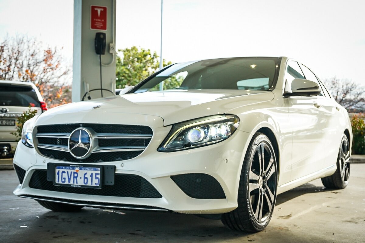 Mercedes Benz C-class image 4