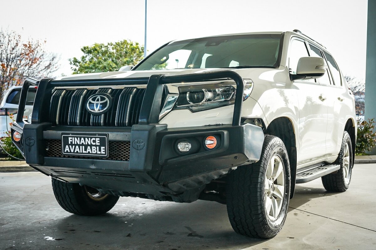 Toyota Landcruiser Prado image 4