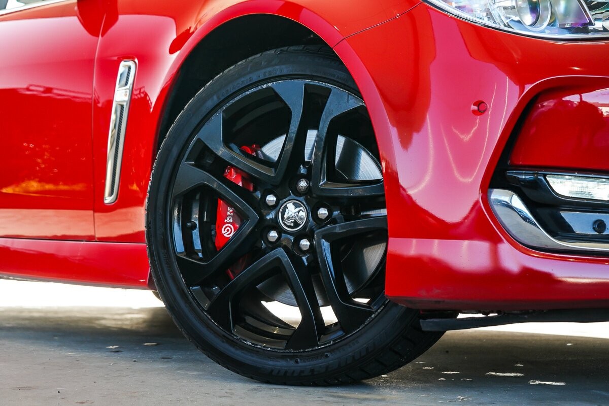 Holden Commodore image 2