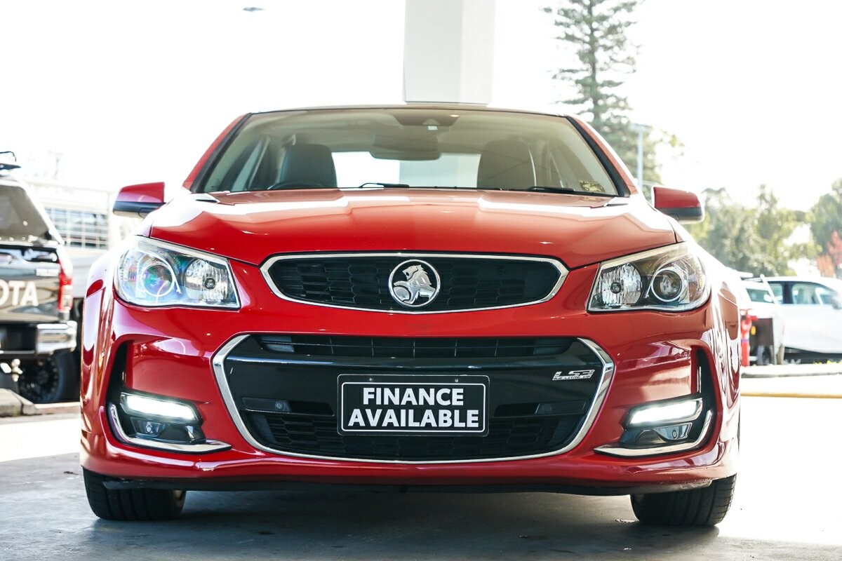 Holden Commodore image 3