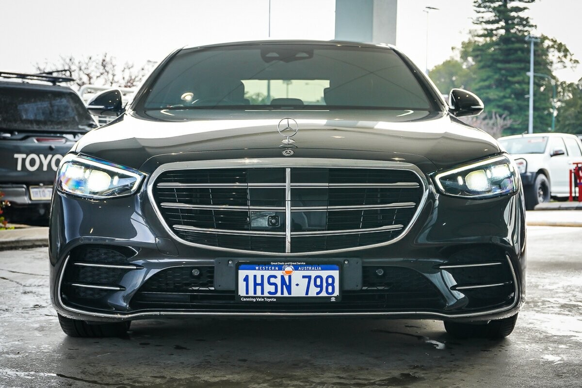 Mercedes Benz S-class image 3