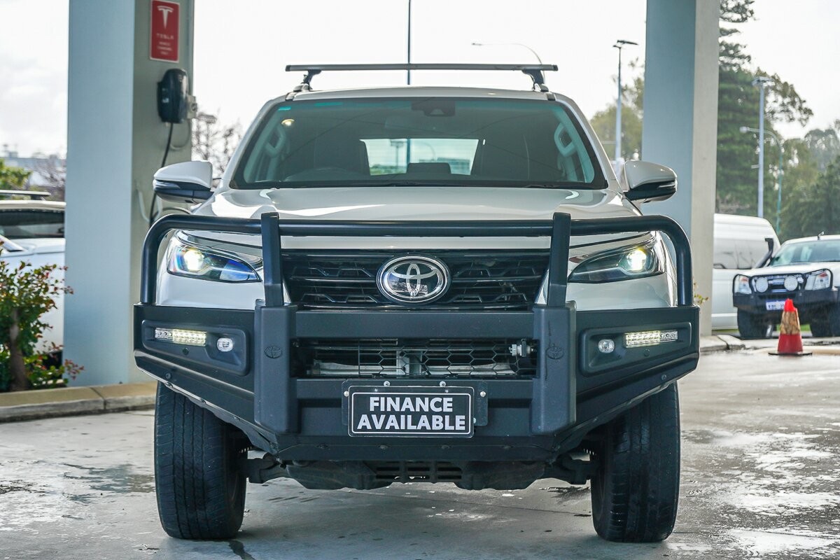 Toyota Fortuner image 3
