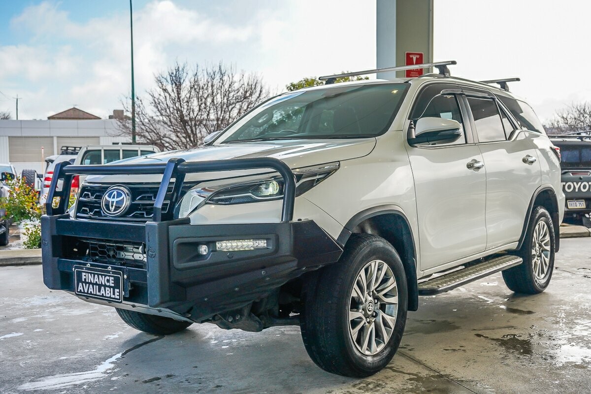 Toyota Fortuner image 4