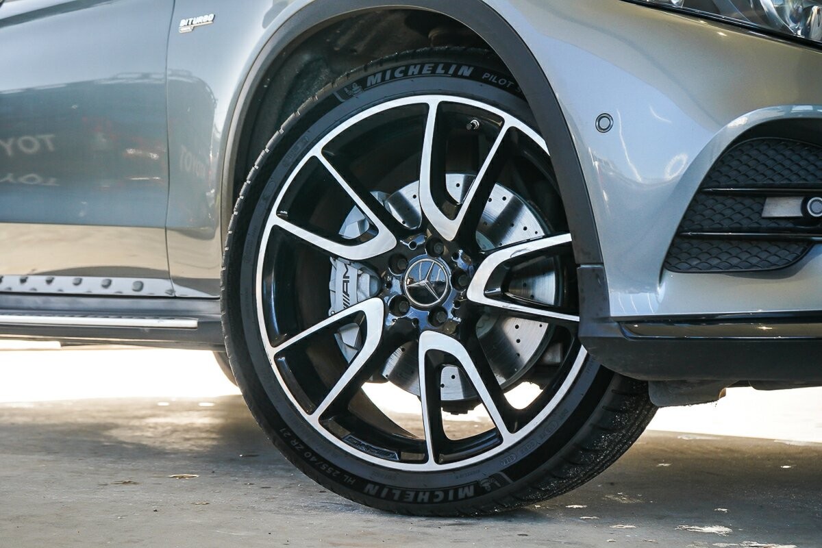 Mercedes Benz Glc-class image 2