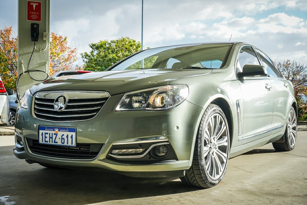 Holden Calais image 4