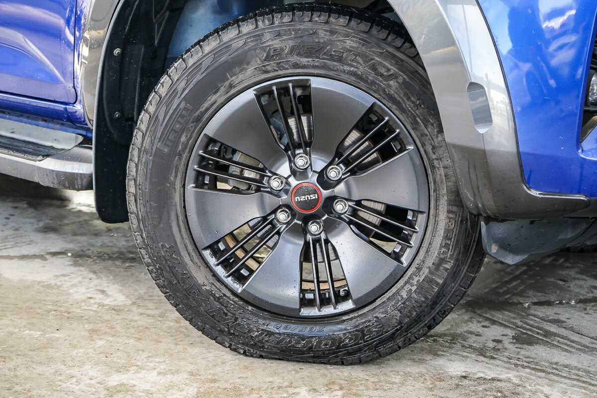 Isuzu D-max image 2
