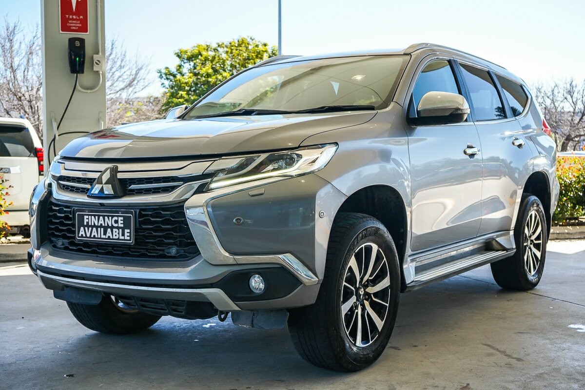 Mitsubishi Pajero Sport image 4