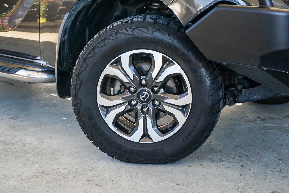 Mazda Bt-50 image 2