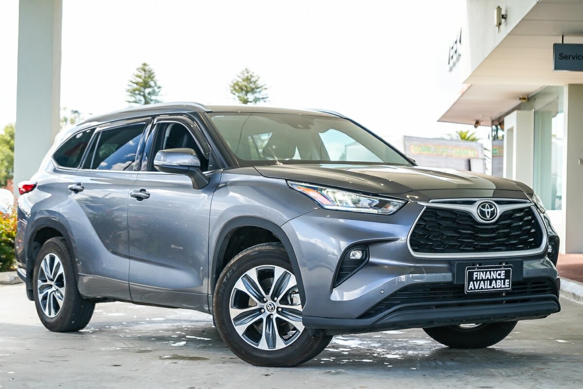 Toyota Kluger image 1
