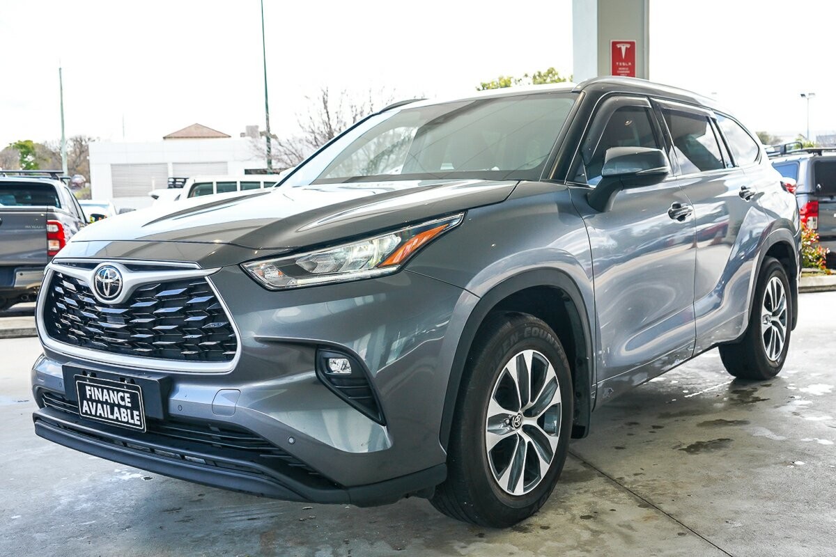 Toyota Kluger image 4