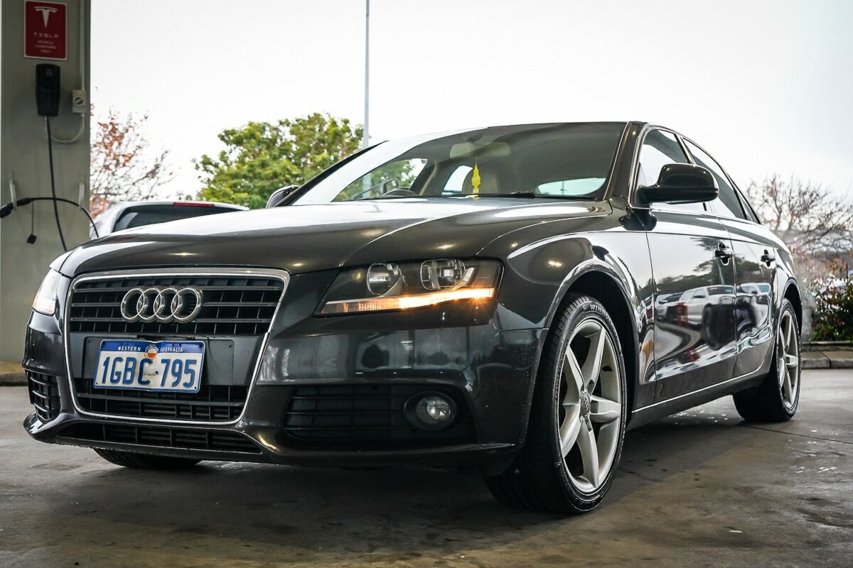 Audi A4 image 4
