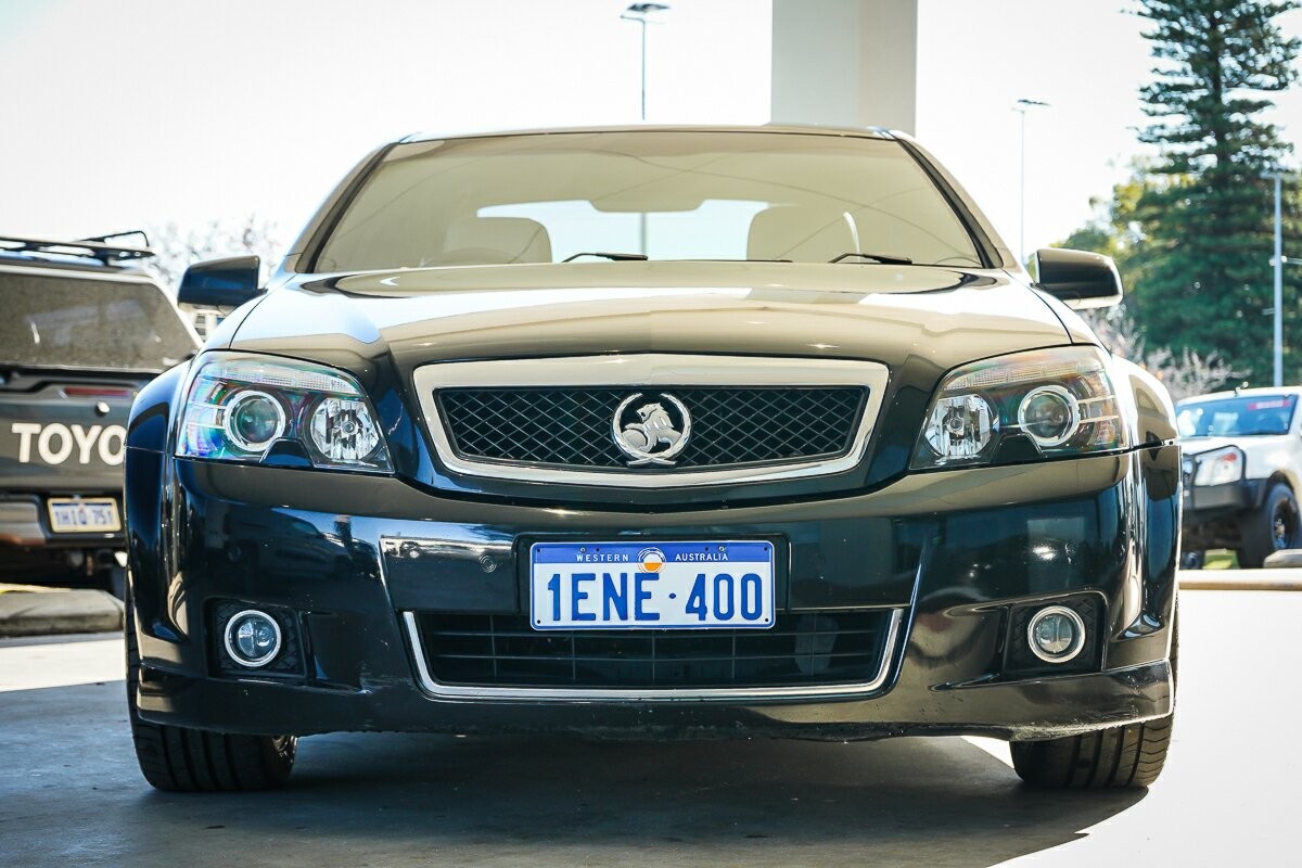 Holden Caprice image 3