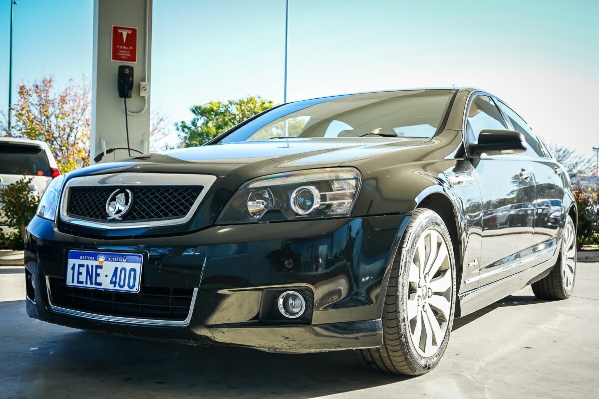 Holden Caprice image 4