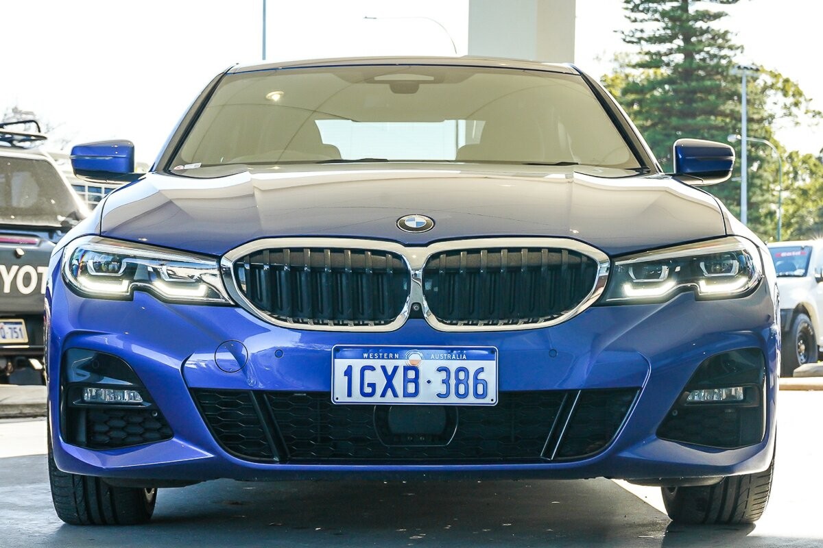 BMW 3 Series image 3
