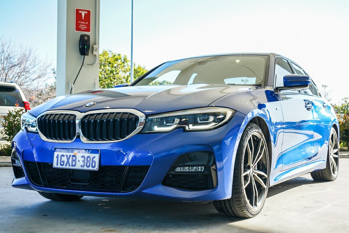 BMW 3 Series image 4