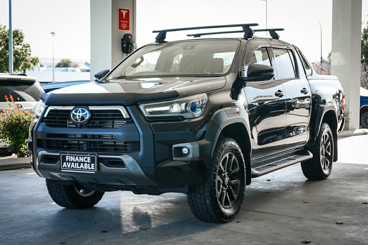 Toyota Hilux image 4