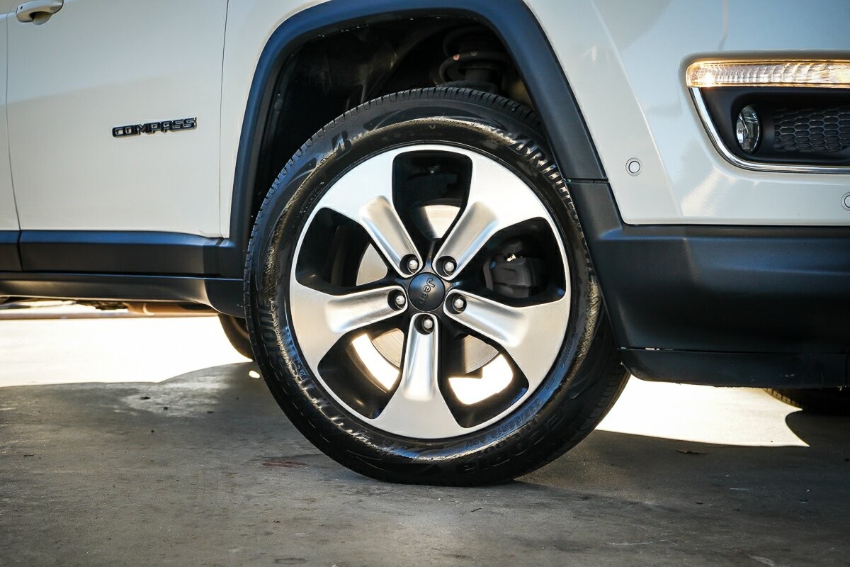 Jeep Compass image 2