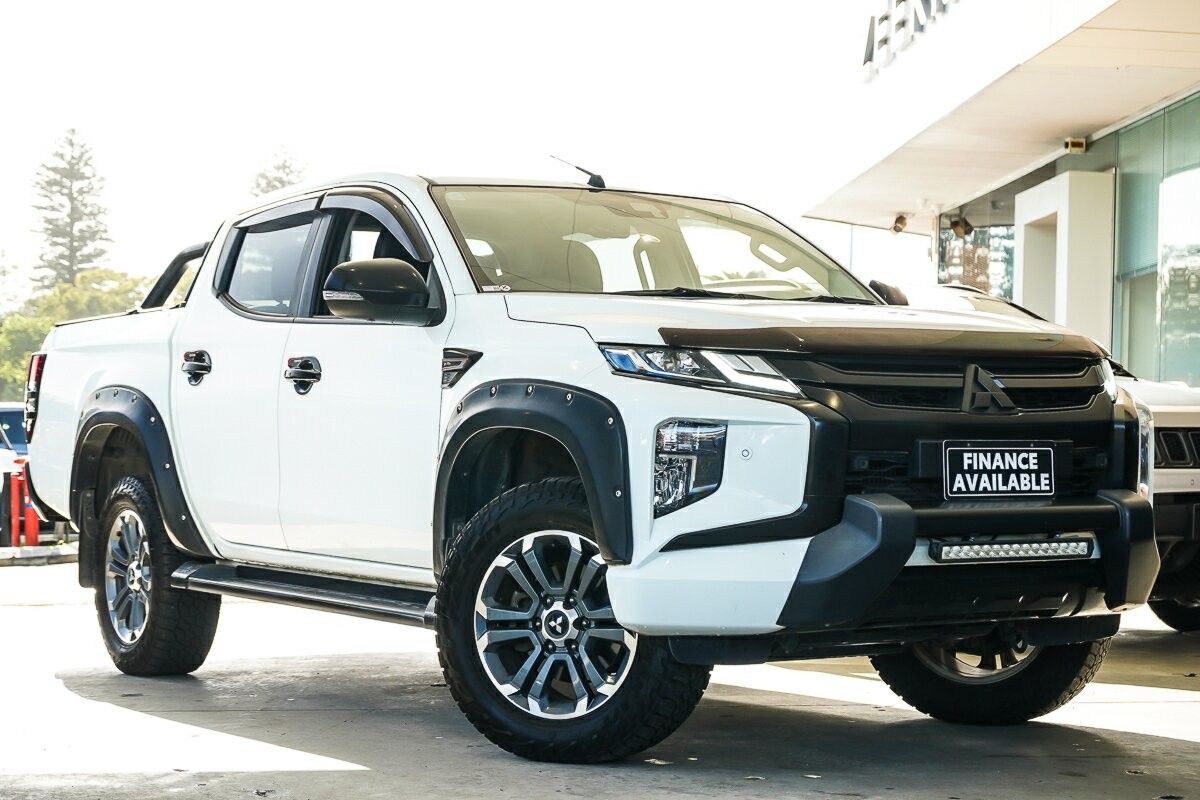 Mitsubishi Triton image 1