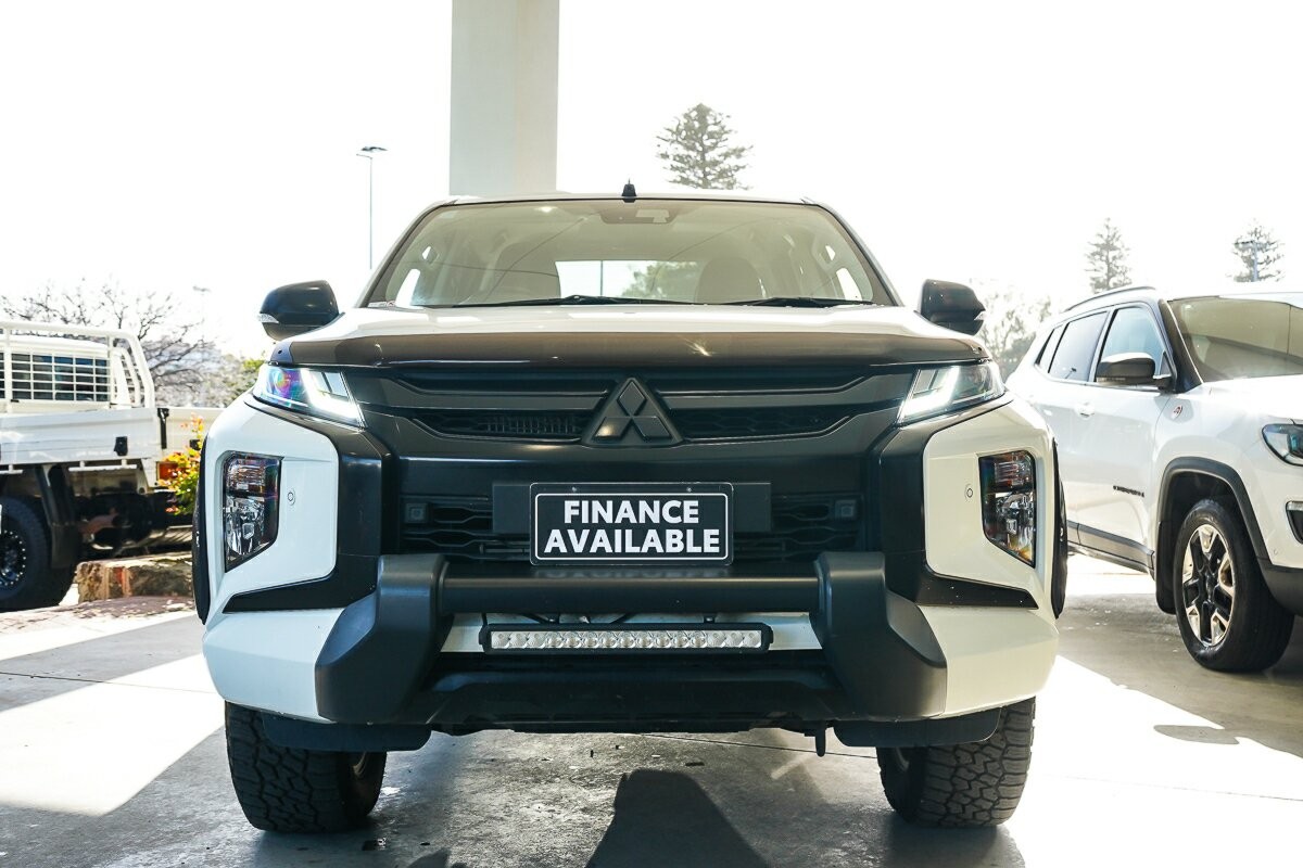 Mitsubishi Triton image 3
