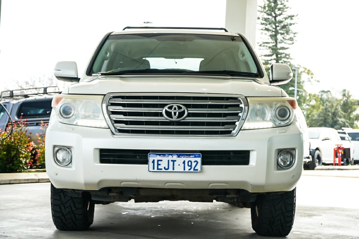 Toyota Landcruiser image 3