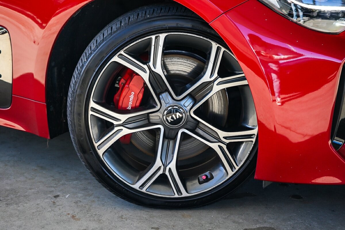 Kia Stinger image 2