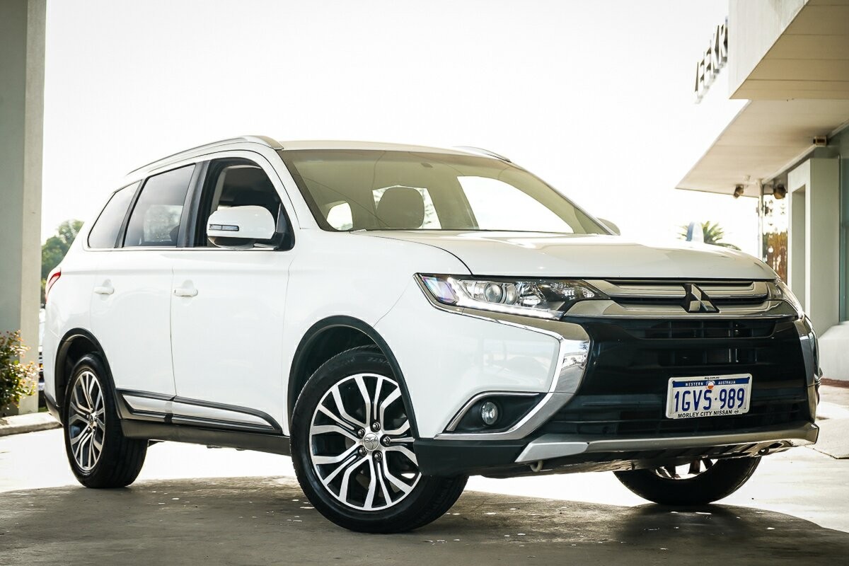 Mitsubishi Outlander image 1