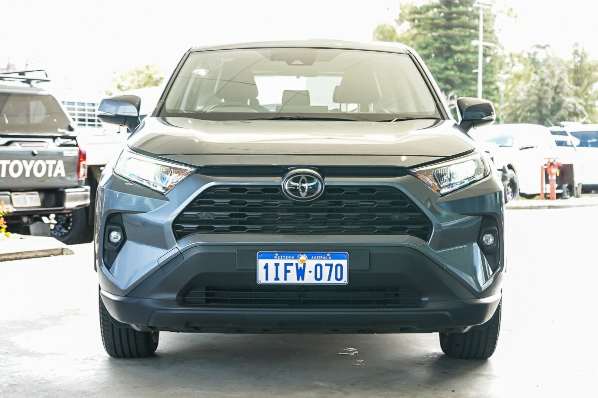 Toyota Rav4 image 3