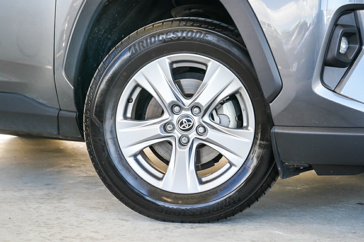 Toyota Rav4 image 2