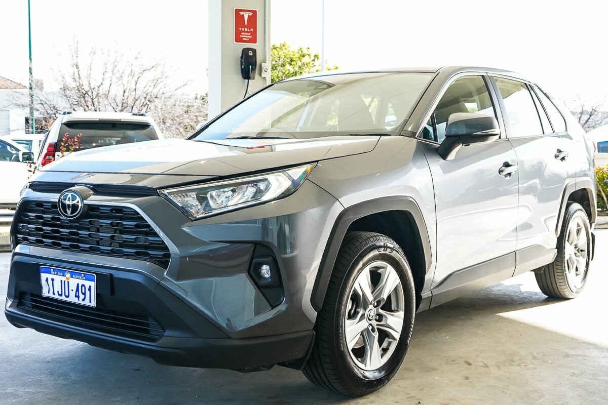 Toyota Rav4 image 3