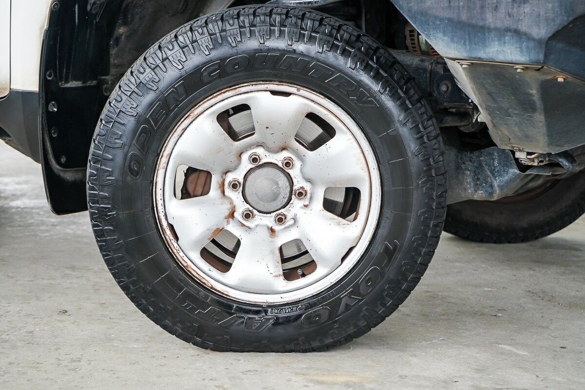 Toyota Landcruiser Prado image 2