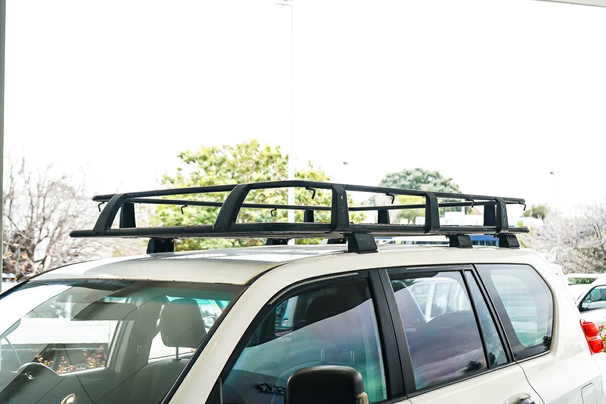 Toyota Landcruiser Prado image 4