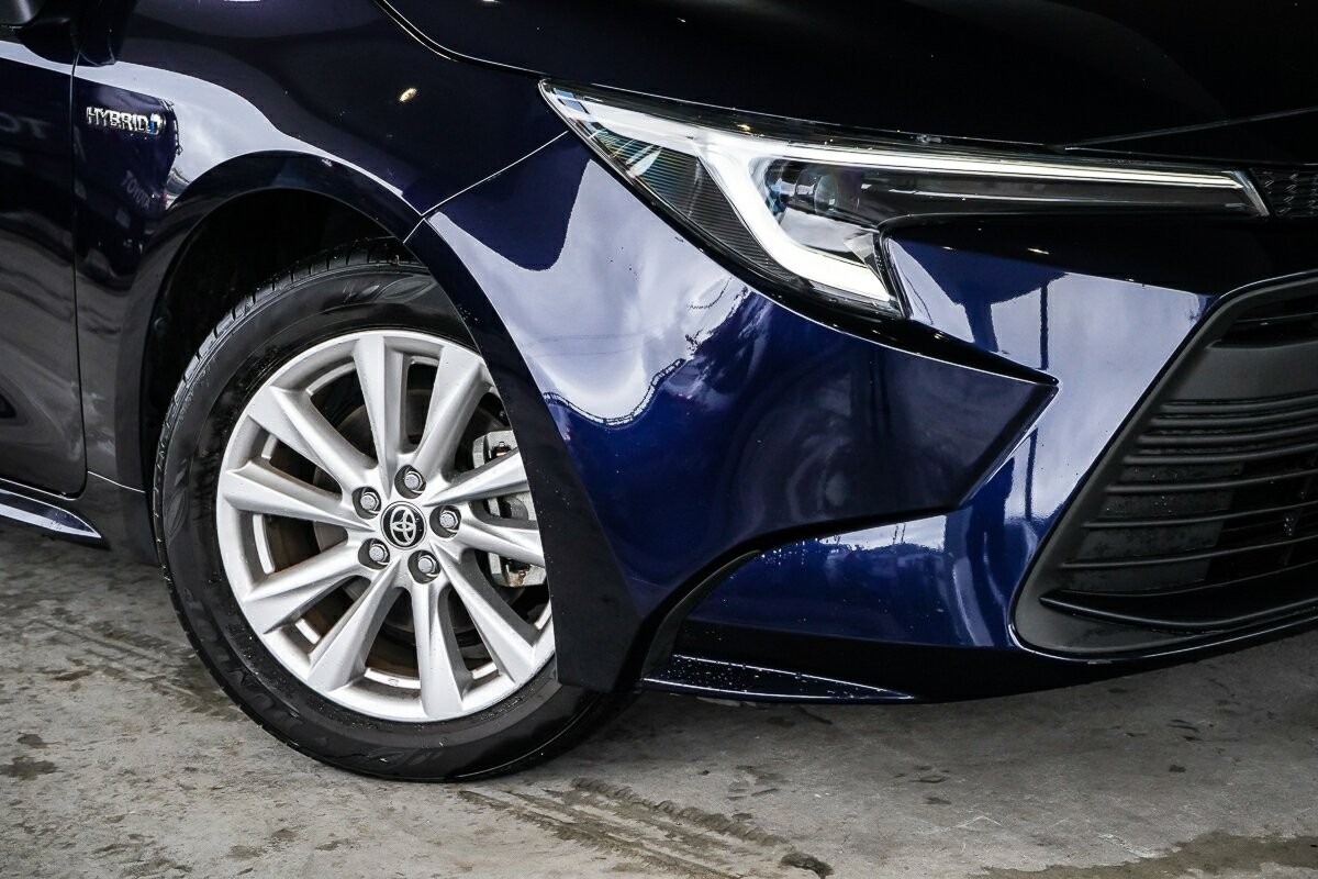 Toyota Corolla image 2