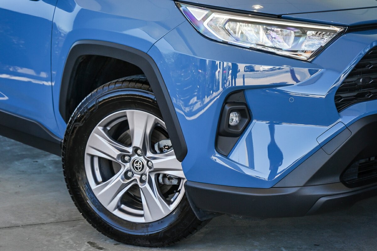 Toyota Rav4 image 2