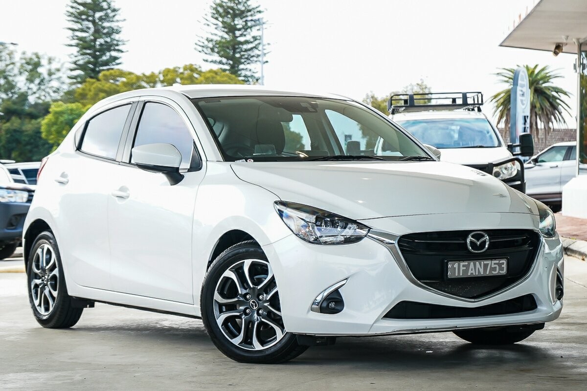 Mazda 2 image 1