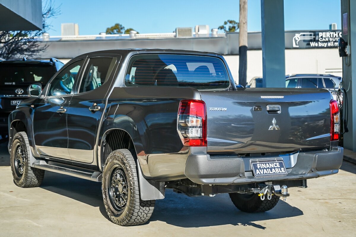 Mitsubishi Triton image 4