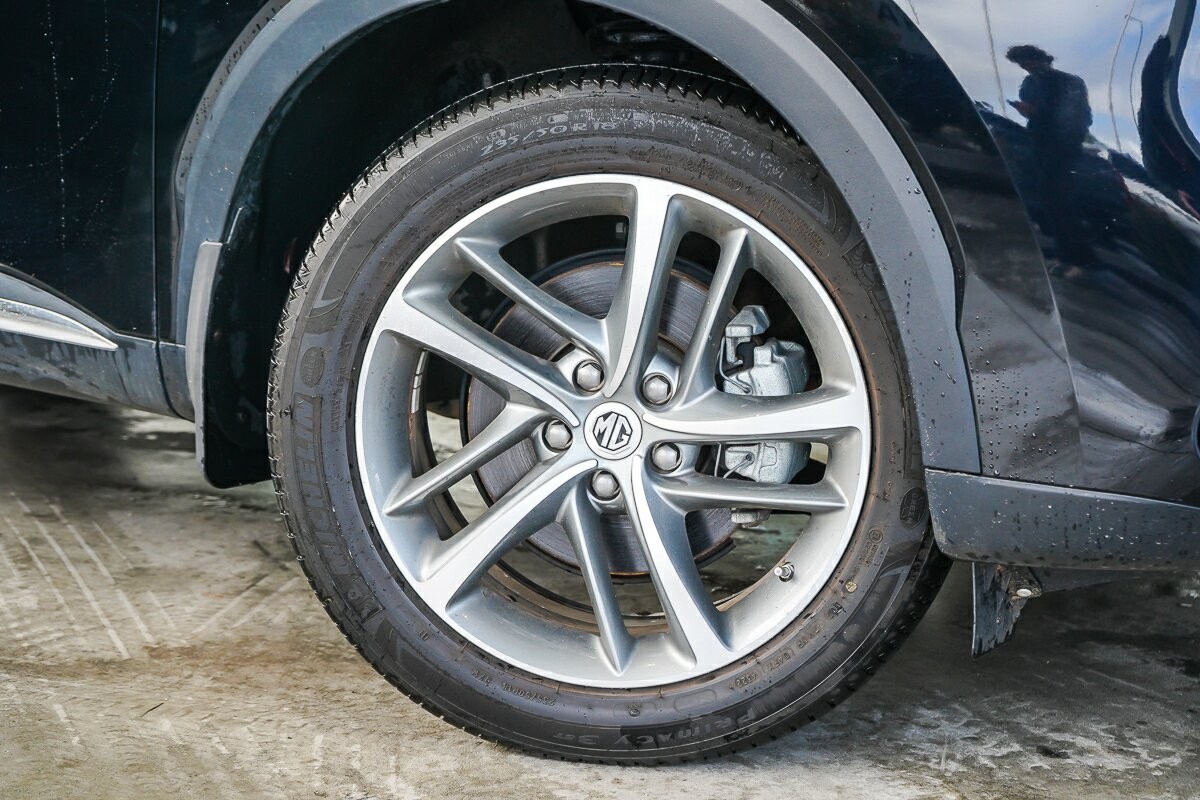 MG Hs Plus Ev image 2