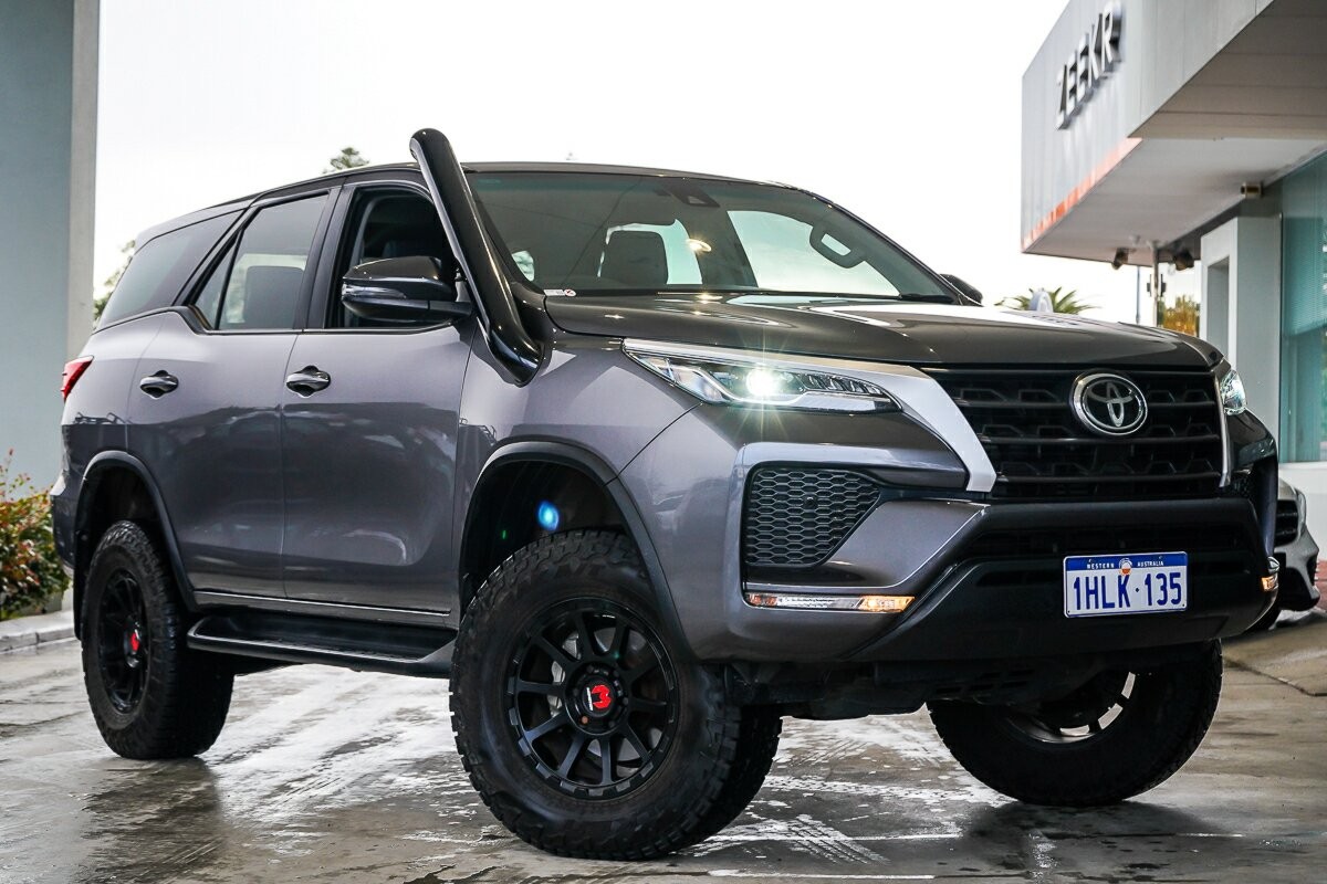 Toyota Fortuner image 1