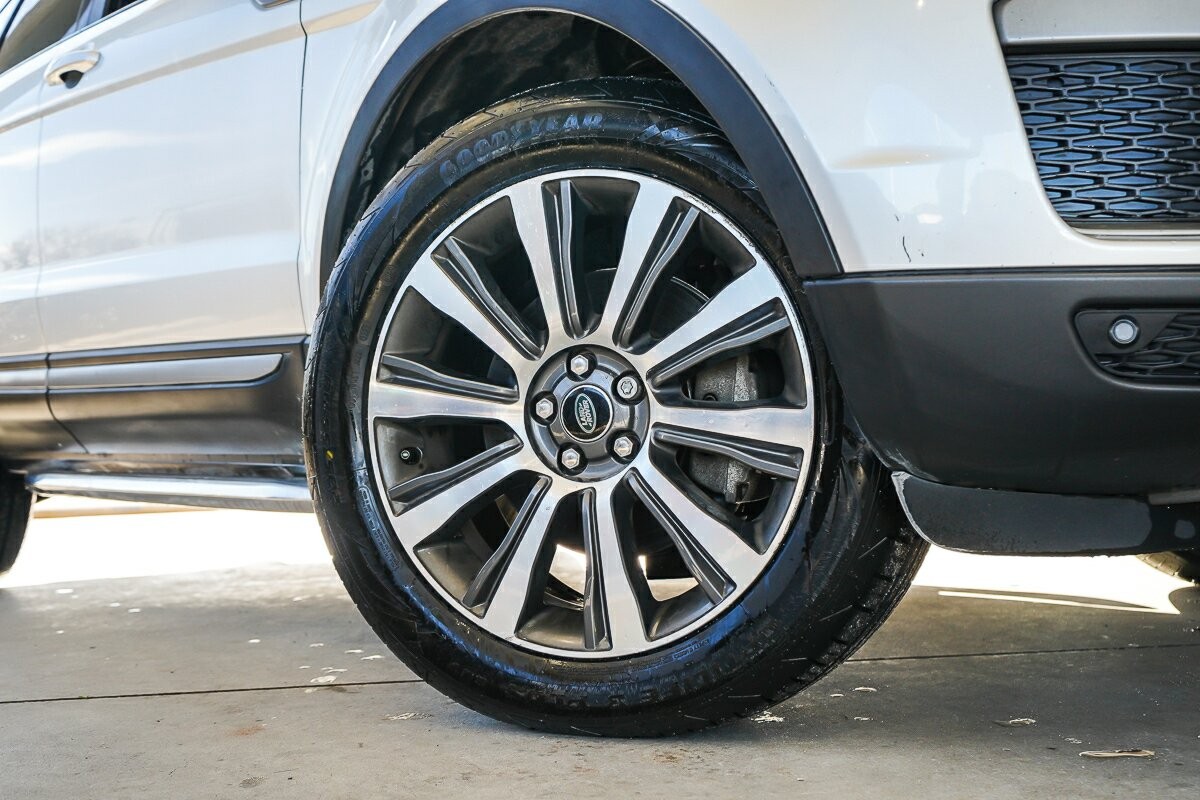 Land Rover Range Rover Evoque image 2