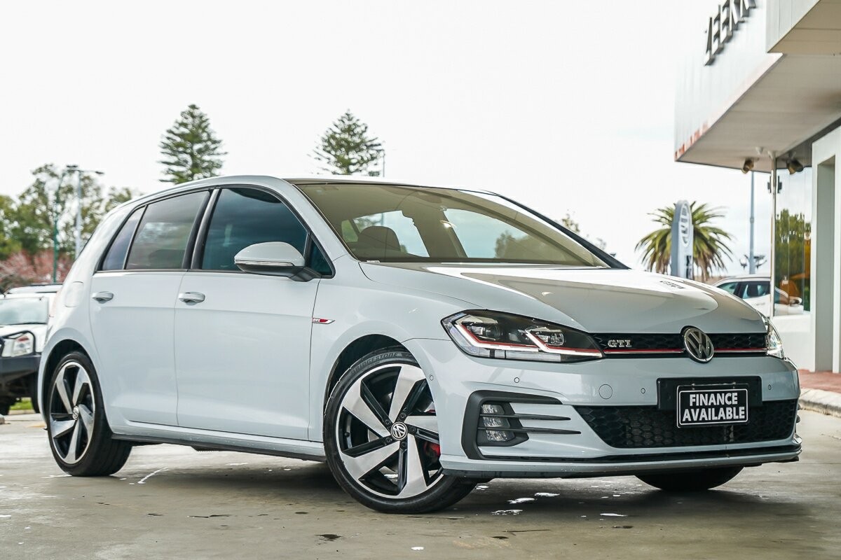 Volkswagen Golf image 1